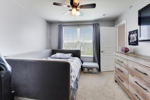 Tiny photo for 735 Glenwood Drive, South Elgin, IL 60177 (MLS # 12627864)