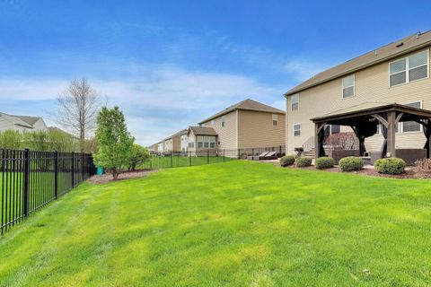 Tiny photo for 735 Glenwood Drive, South Elgin, IL 60177 (MLS # 12627864)