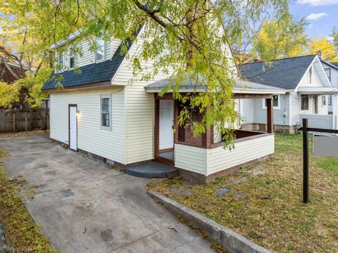 Tiny photo for 233 Oakwood Avenue, Rockford, IL 61101 (MLS # 12592469)