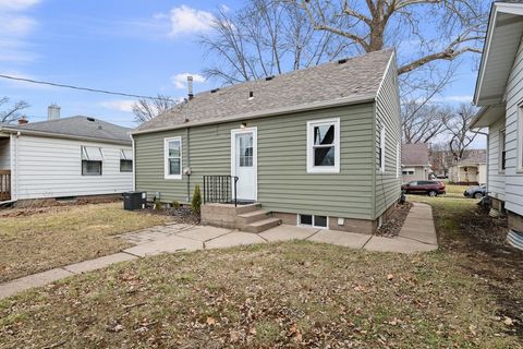 Tiny photo for 2036 46th Street, Rock Island, IL 61201 (MLS # 12547551)