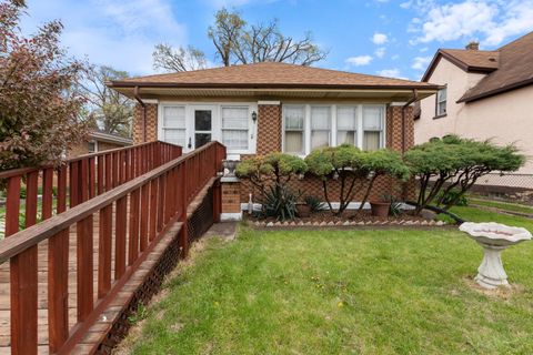 Photo of 420 N Hebbard Street, Joliet, IL 60432 (MLS # 12632879)