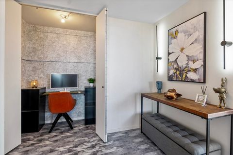 Tiny photo for 2020 N LINCOLN PARK WEST Park #30F, Chicago, IL 60614 (MLS # 12481467)