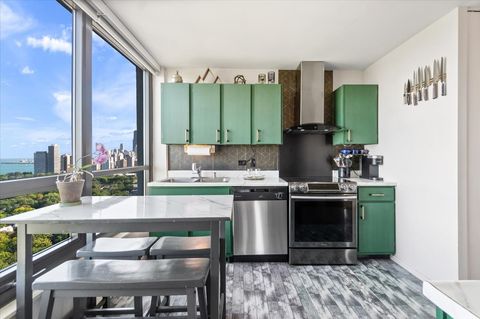Tiny photo for 2020 N LINCOLN PARK WEST Park #30F, Chicago, IL 60614 (MLS # 12481467)