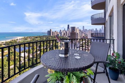 Tiny photo for 2020 N LINCOLN PARK WEST Park #30F, Chicago, IL 60614 (MLS # 12481467)