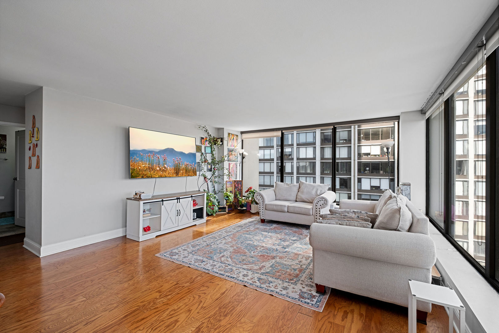 5445 N Sheridan Road 802