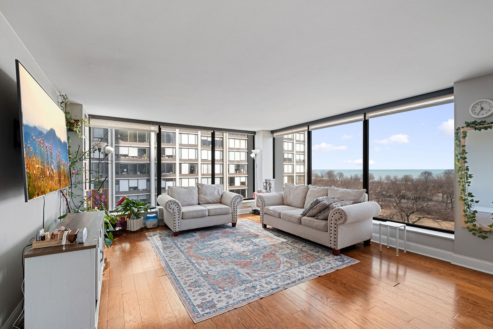 5445 N Sheridan Road 802