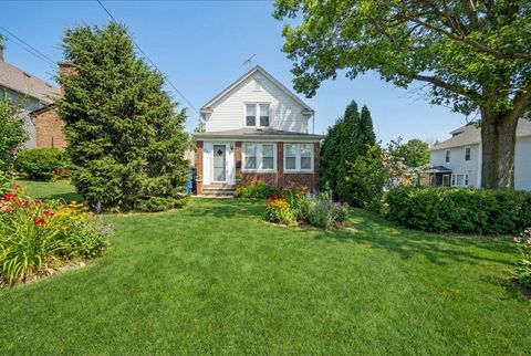 225 Burchell Avenue Highwood IL 60040