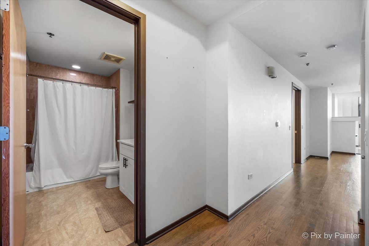 1201 W Adams Street 403