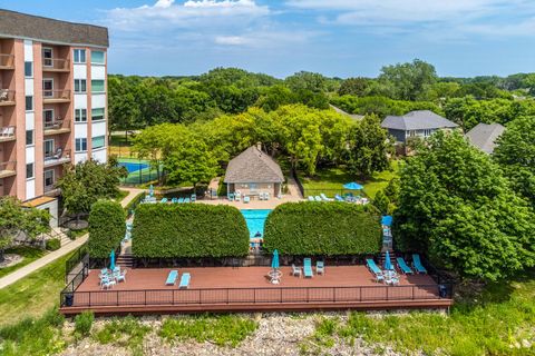 Tiny photo for 209 Rivershire Lane #402, Lincolnshire, IL 60069 (MLS # 12490082)