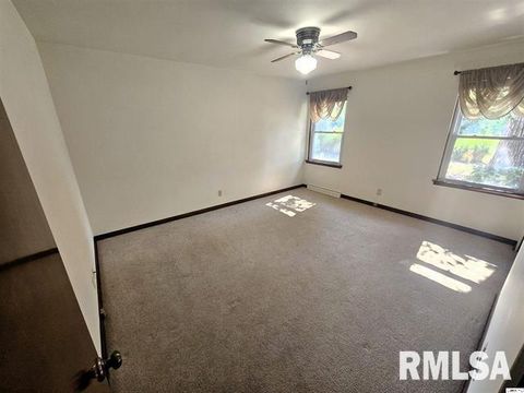 Tiny photo for 2116 Kochs Lane, Quincy, IL 62305 (MLS # QC4268357)