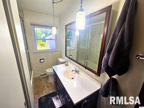 Tiny photo for 2116 Kochs Lane, Quincy, IL 62305 (MLS # QC4268357)