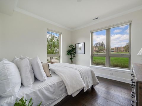 Tiny photo for 37 S Chestnut Avenue, Arlington Heights, IL 60005 (MLS # 12620343)