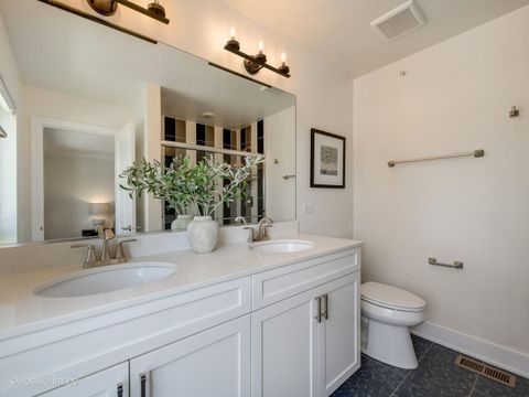 Tiny photo for 37 S Chestnut Avenue, Arlington Heights, IL 60005 (MLS # 12620343)