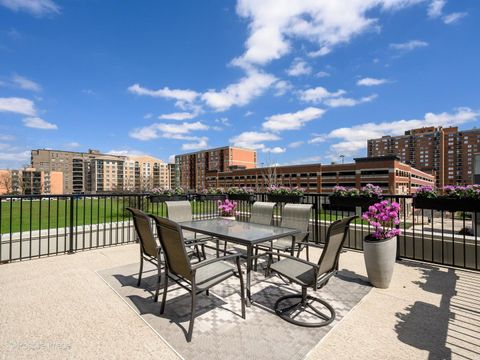 Tiny photo for 37 S Chestnut Avenue, Arlington Heights, IL 60005 (MLS # 12620343)