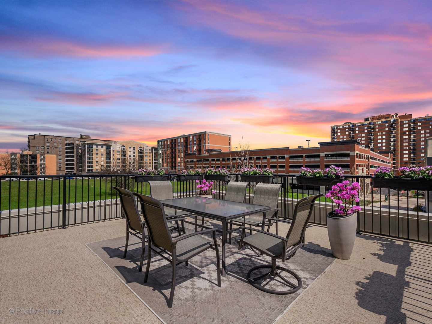 37 S Chestnut Avenue