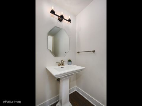 Tiny photo for 37 S Chestnut Avenue, Arlington Heights, IL 60005 (MLS # 12620343)