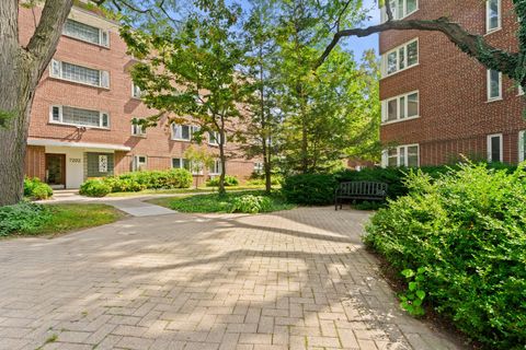 Photo of 7202 Oak Avenue #4NE, River Forest, IL 60305 (MLS # 12471668) Photo of 7202 Oak Avenue #4NE, River Forest, IL 60305 (MLS # 12471668)