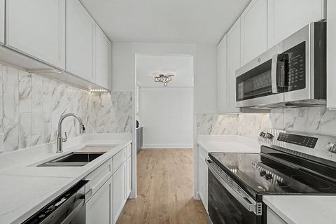 Tiny photo for 5740 N Sheridan Road #17C, Chicago, IL 60660 (MLS # 12715513)