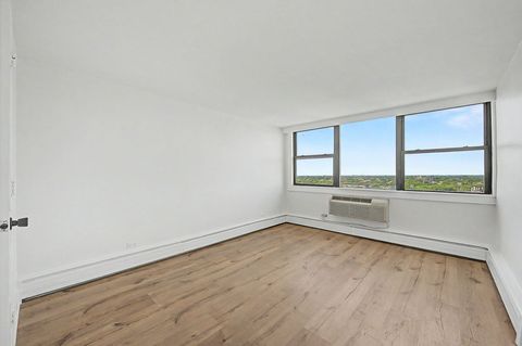 Tiny photo for 5740 N Sheridan Road #17C, Chicago, IL 60660 (MLS # 12715513)