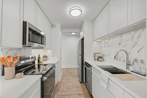 Tiny photo for 5740 N Sheridan Road #17C, Chicago, IL 60660 (MLS # 12715513)