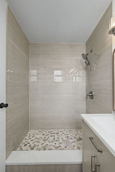 Tiny photo for 5740 N Sheridan Road #17C, Chicago, IL 60660 (MLS # 12715513)
