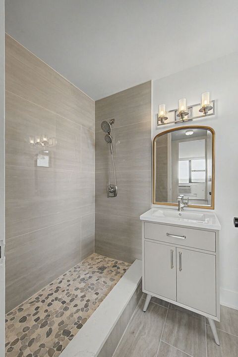 Tiny photo for 5740 N Sheridan Road #17C, Chicago, IL 60660 (MLS # 12715513)