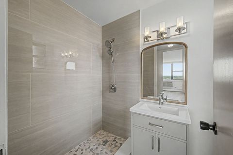 Tiny photo for 5740 N Sheridan Road #17C, Chicago, IL 60660 (MLS # 12715513)