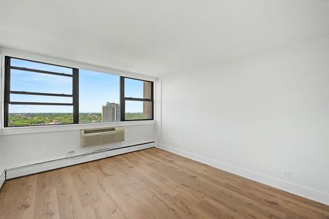 Tiny photo for 5740 N Sheridan Road #17C, Chicago, IL 60660 (MLS # 12715513)