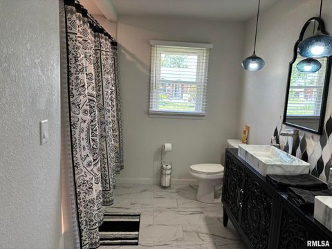 Tiny photo for 122 Paint Creek Lane, Carmi, IL 62821 (MLS # EB458466)