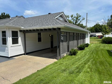 Tiny photo for 122 Paint Creek Lane, Carmi, IL 62821 (MLS # EB458466)