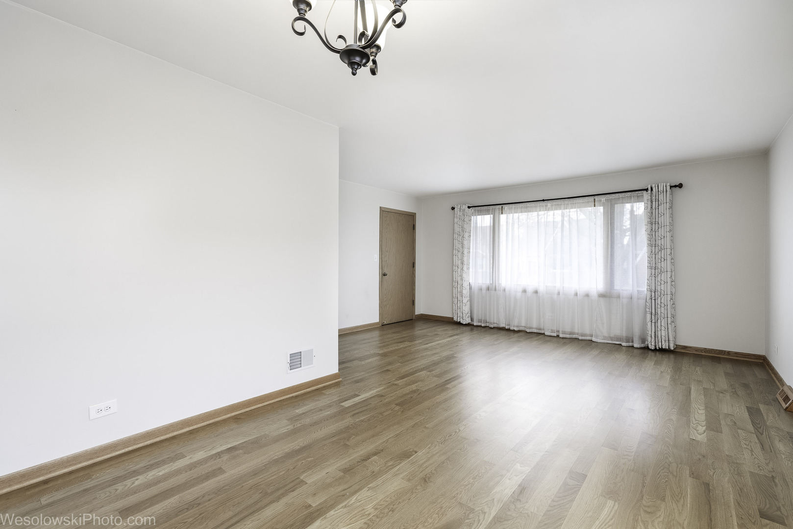 3343 N NORMANDY Avenue