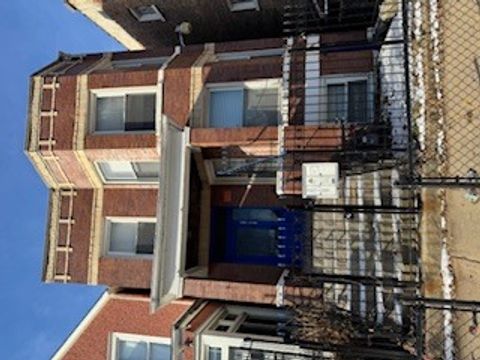 6718 S Saint Lawrence Avenue Chicago IL 60637