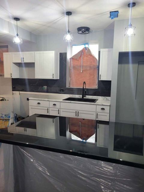 6718 S Saint Lawrence Avenue Chicago IL 60637