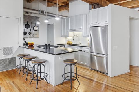 Tiny photo for 728 W JACKSON Boulevard #326, Chicago, IL 60661 (MLS # 12559785)