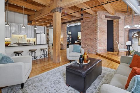 Tiny photo for 728 W JACKSON Boulevard #326, Chicago, IL 60661 (MLS # 12559785)