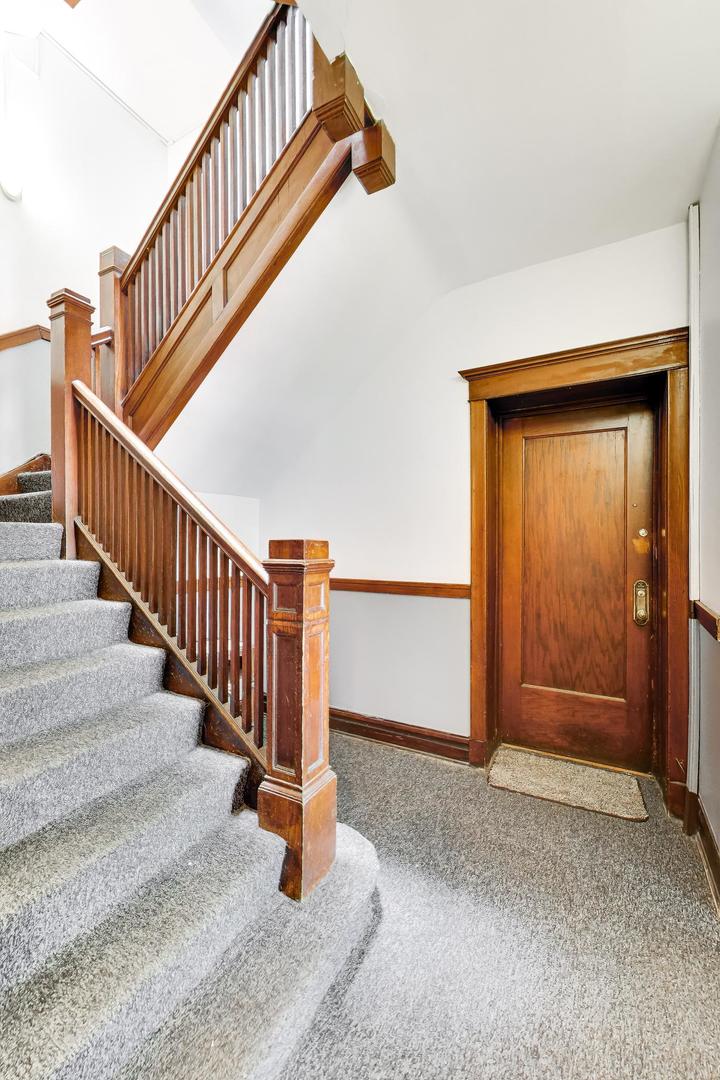 1231 E 53rd Street 1