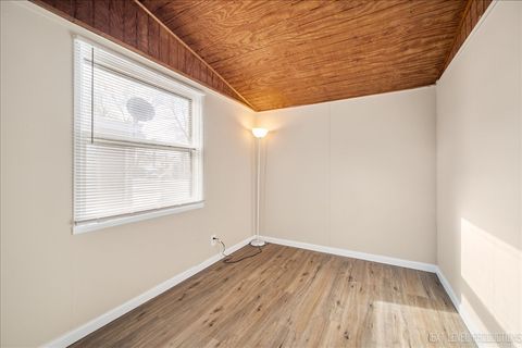 Tiny photo for 1009 Assell Avenue, Aurora, IL 60505 (MLS # 12529370)