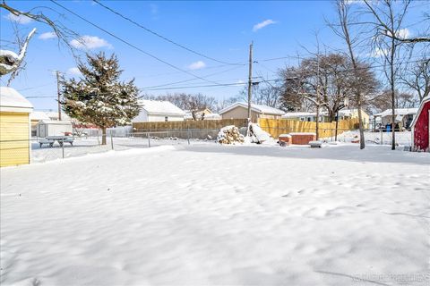 Tiny photo for 1009 Assell Avenue, Aurora, IL 60505 (MLS # 12529370)