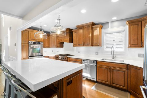 Tiny photo for 5229 Benton Avenue, Downers Grove, IL 60515 (MLS # 12537144)