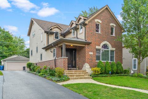 Photo of 5229 Benton Avenue, Downers Grove, IL 60515 (MLS # 12537144)