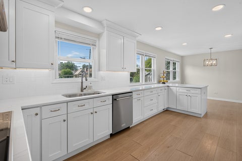 Tiny photo for 1829 W Catalpa Lane, Mount Prospect, IL 60056 (MLS # 12738632)