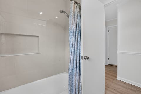 Tiny photo for 1829 W Catalpa Lane, Mount Prospect, IL 60056 (MLS # 12738632)