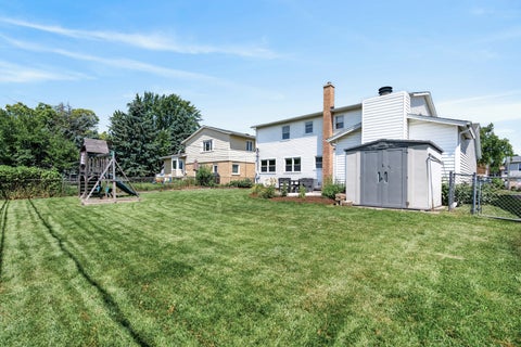 Tiny photo for 1829 W Catalpa Lane, Mount Prospect, IL 60056 (MLS # 12738632)