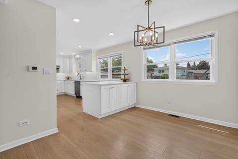 Tiny photo for 1829 W Catalpa Lane, Mount Prospect, IL 60056 (MLS # 12738632)