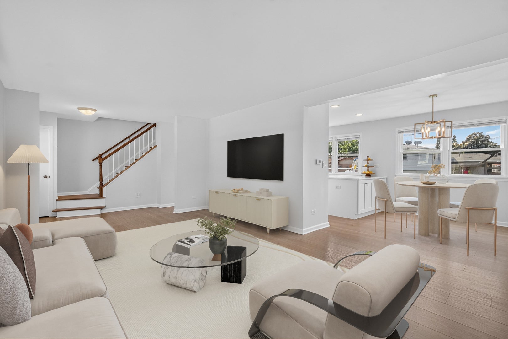 1829 W Catalpa Lane
