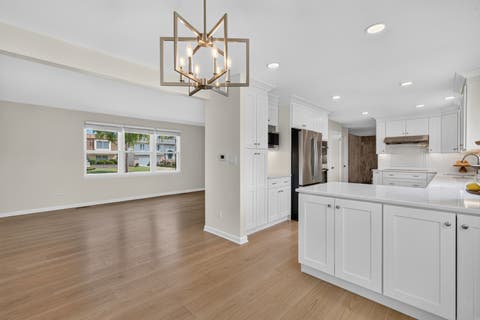 Tiny photo for 1829 W Catalpa Lane, Mount Prospect, IL 60056 (MLS # 12738632)