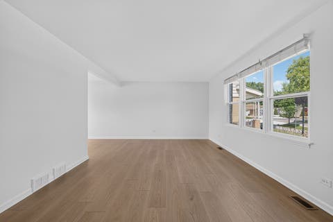 Tiny photo for 1829 W Catalpa Lane, Mount Prospect, IL 60056 (MLS # 12738632)