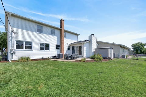 Tiny photo for 1829 W Catalpa Lane, Mount Prospect, IL 60056 (MLS # 12738632)