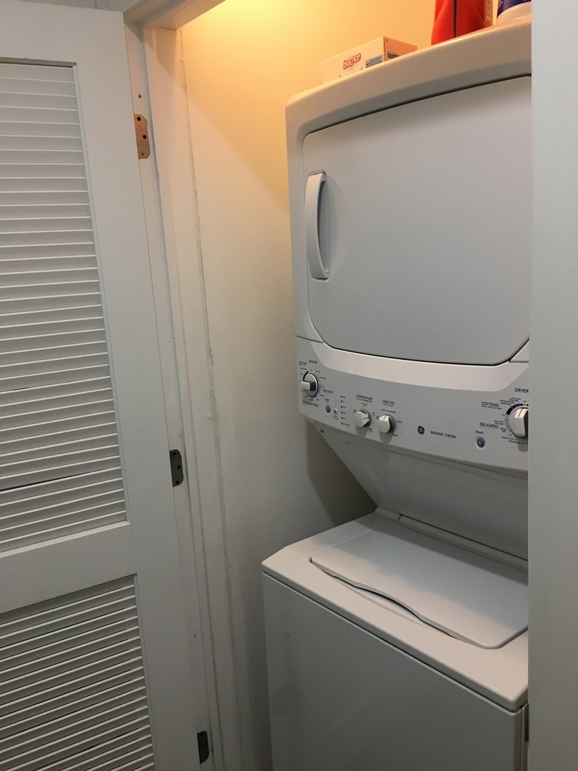 1760 N Clark Street GS