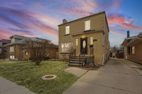Tiny photo for 2816 Wenonah Avenue, Berwyn, IL 60402 (MLS # 12583380)